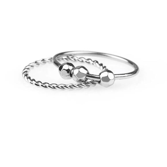 RETAIL $70 Mint & Lilly Dainty Stackable Beaded Fidget Ring Set*Size 6 - Picture 1 of 2